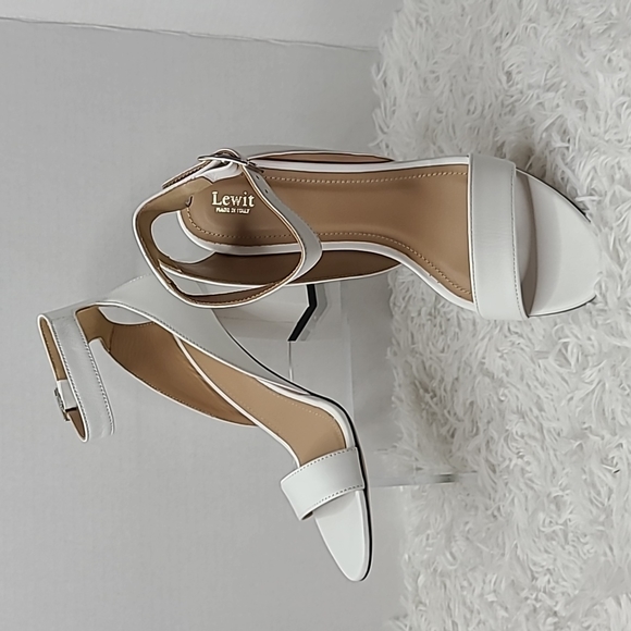 Lewitt Itallian heeled Sandals - Picture 1 of 13